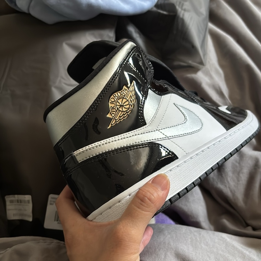 New Jordan 1 Mid SE Patent Black White Metallic Silver and Gold - Picture 7 of 7